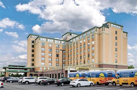 Comfort Inn & Suites Boston Logan Airport .